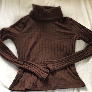 ribbed fitted brown turtleneck